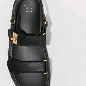 New Day Jonie Footbed Sandaks 9.5